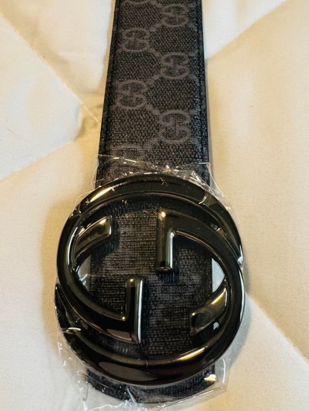 Gucci Men’s White Canvas Belt with Gold Double G Buckle - Picture 3 of 9